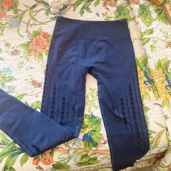 SAVVI NWOT LEGGINGS NAVY - Picture 1 of 4